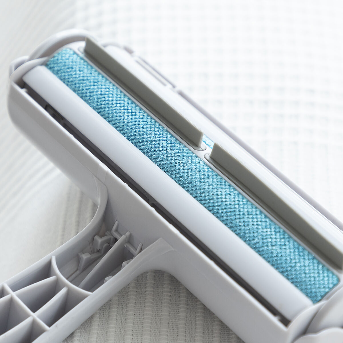 🐾 PawRoller – Effortless Hair Removal from Sofas, Beds & More
