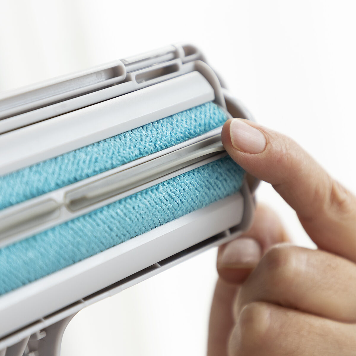 🐾 PawRoller – Effortless Hair Removal from Sofas, Beds & More